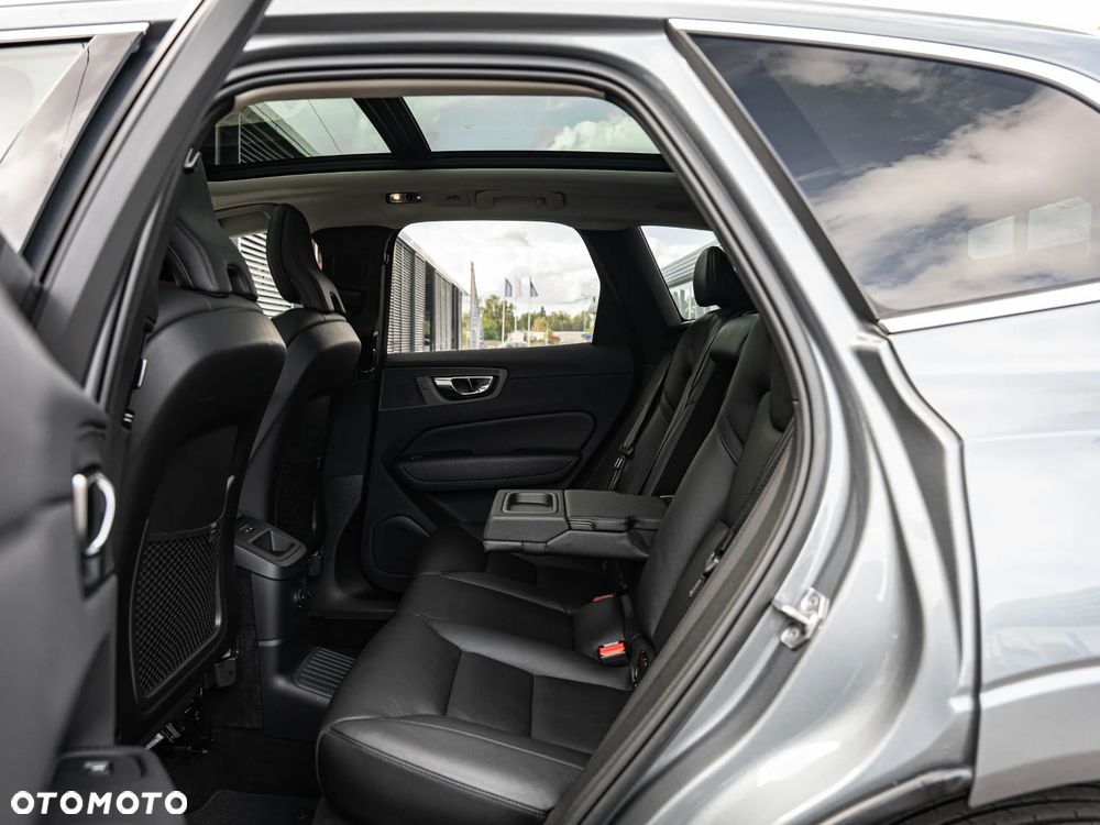 Volvo XC 60 T6 AWD Plug-In Hybrid Inscription - 27
