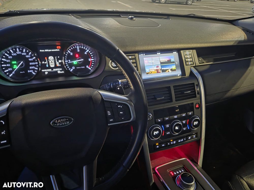 Land Rover Discovery Sport - 8