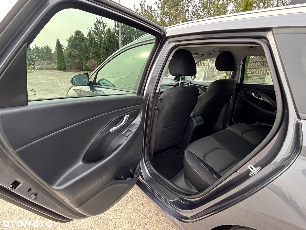 Hyundai i30 blue Kombi 1.4 Classic Navigation - 34
