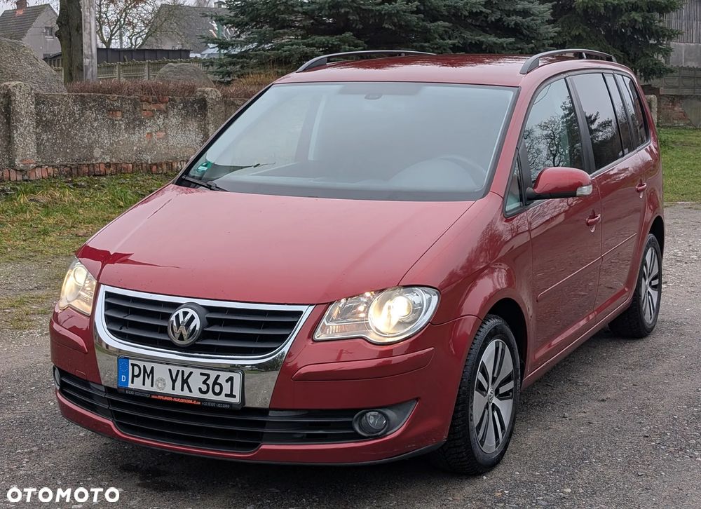 Volkswagen Touran - 1