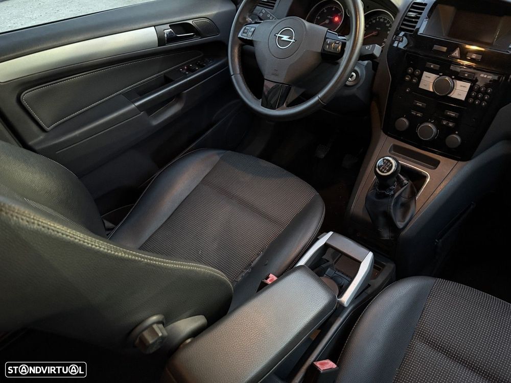 Opel Zafira 1.7 CDTI ecoFLEX — fotografia 6