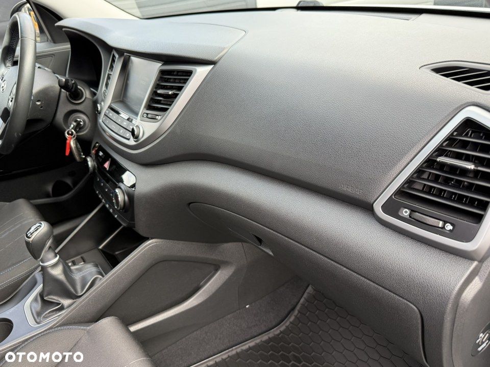 Hyundai Tucson blue 1.6 GDi 2WD Intro Edition - 32