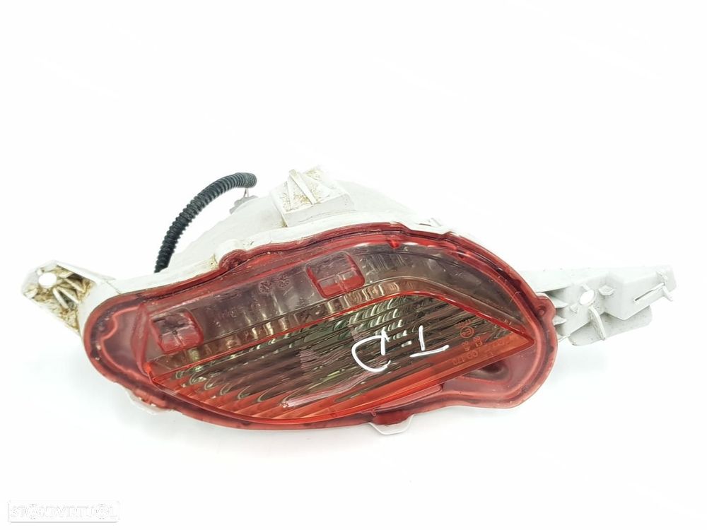 FAROLIM TRASEIRO DIREITO PARA-CHOQUES TOYOTA YARIS P13 - 1