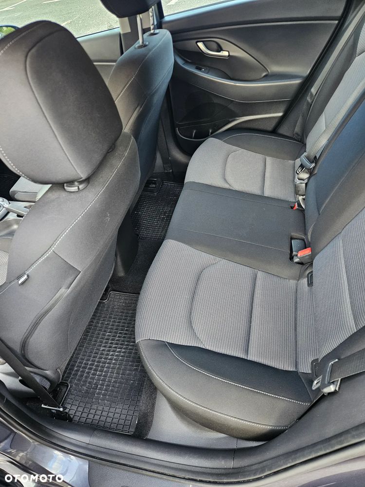 Hyundai i30 1.6 CRDI Family - 9
