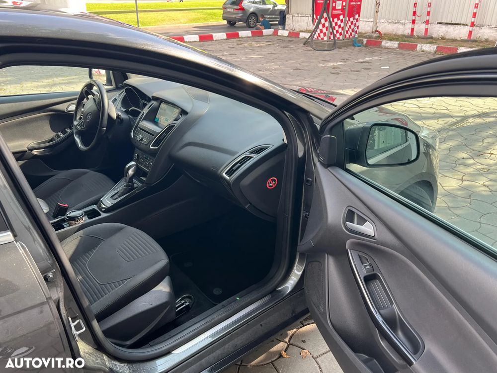 Ford Focus 1.5 TDCi Powershift Titanium - 9