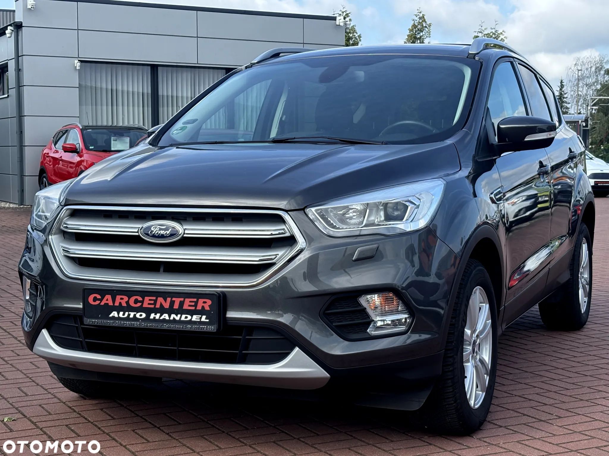 Ford Kuga 1.5 EcoBoost 2x4 Titanium - 1