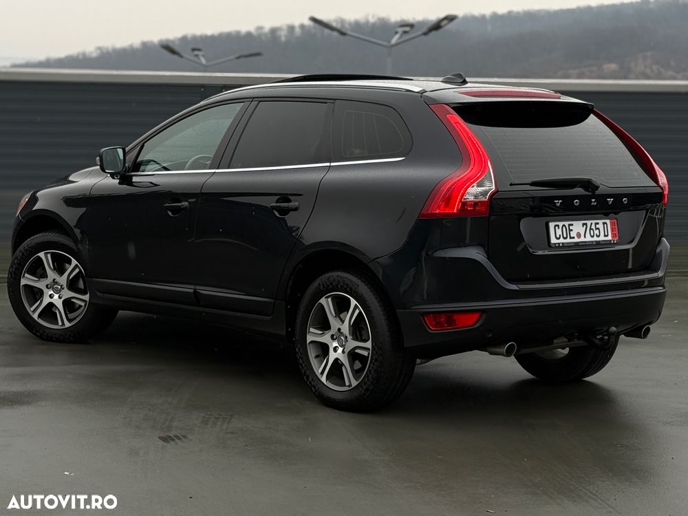 Volvo XC 60 D5 AWD Aut. Momentum - 4