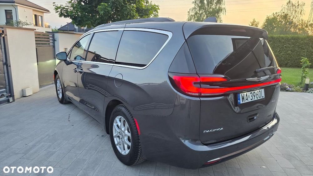 Chrysler Pacifica - 5