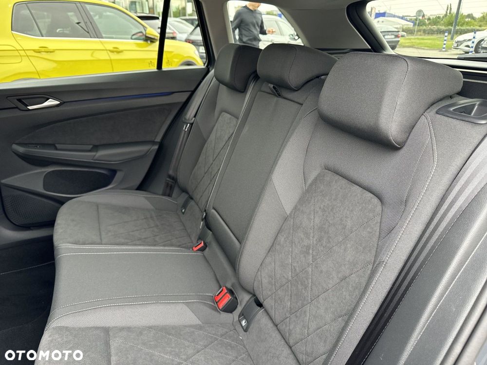 Volkswagen Golf - 22