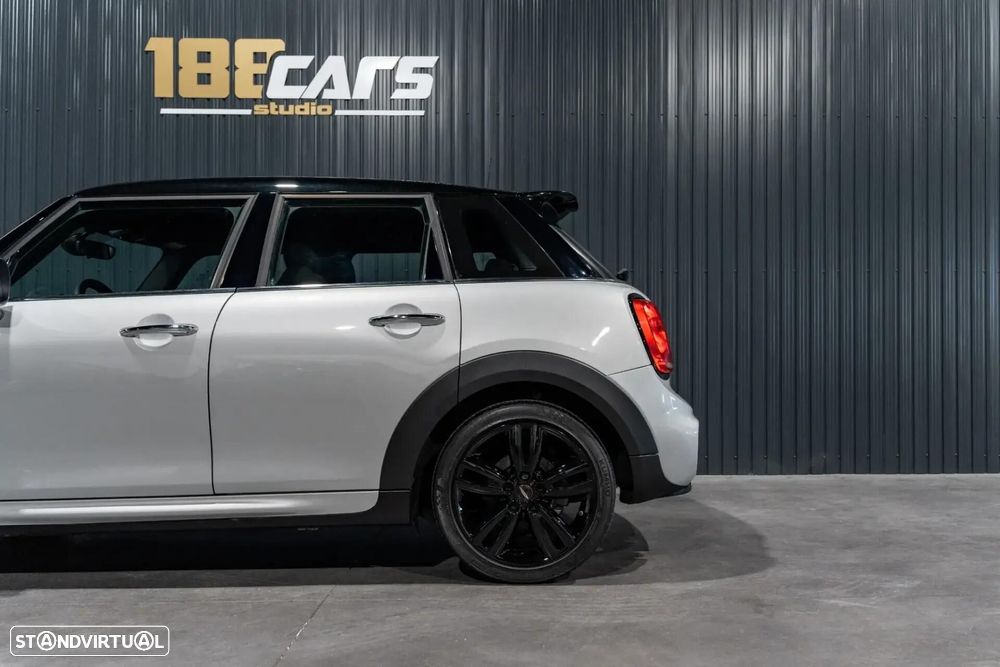 MINI 5 Portas Cooper D Auto - 33