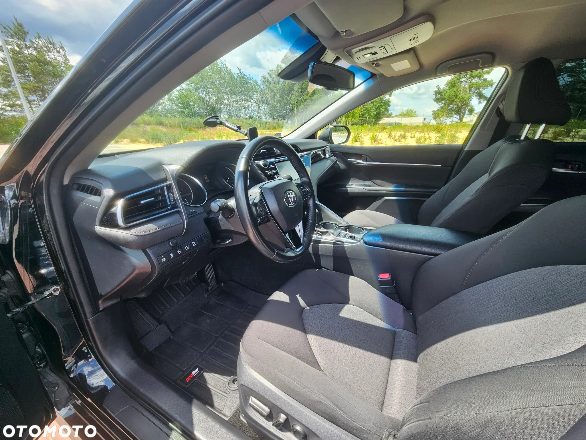 Toyota Camry 2.5 Hybrid Comfort CVT - 19