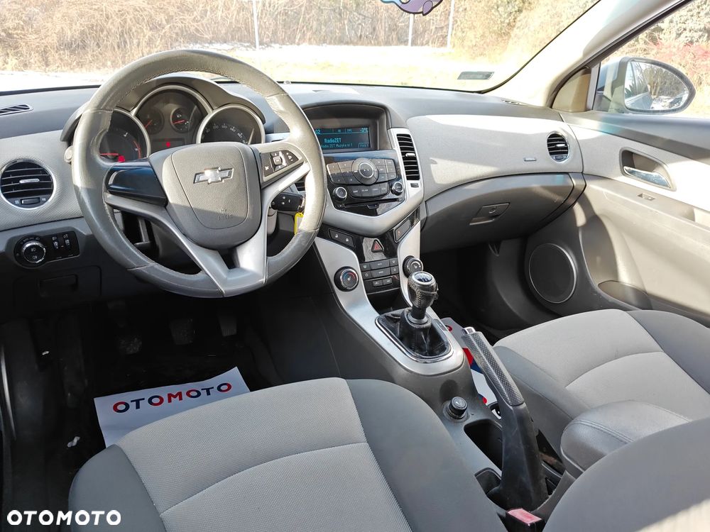 Chevrolet Cruze 2.0 LS - 6