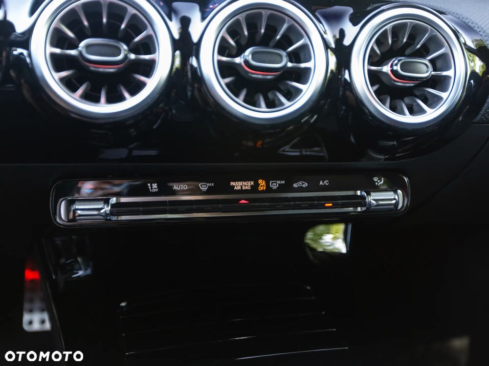 Mercedes-Benz CLA AMG 35 4Matic AMG Speedshift 8G-DCT AMG Line Advanced Plus - 24