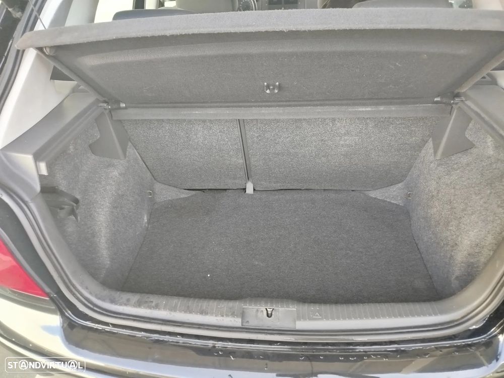 VW Polo 1.2 Confortline TA - 14