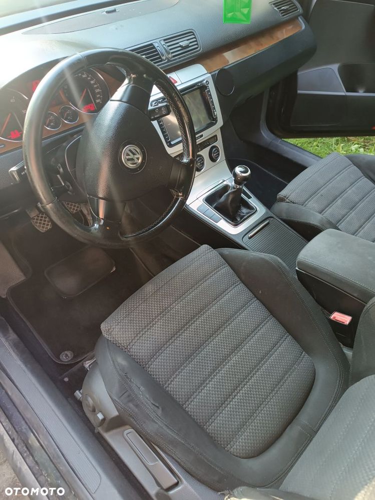 Volkswagen Passat 2.0 TDI DPF Trendline - 17