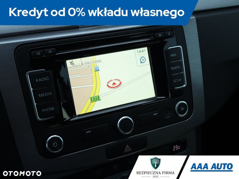 Volkswagen Passat - 13