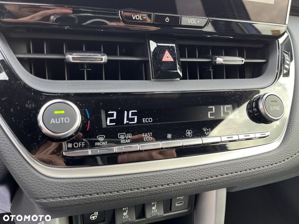 Toyota Corolla Cross - 25