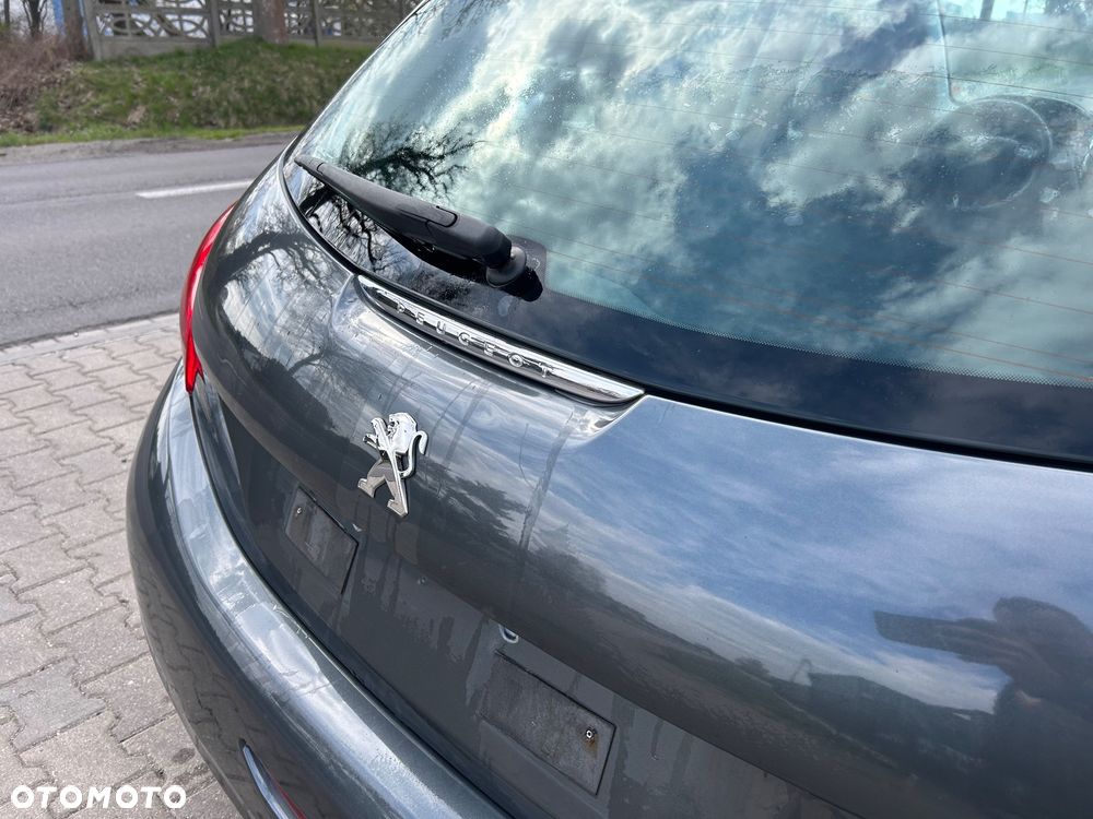 Peugeot 208 - 15