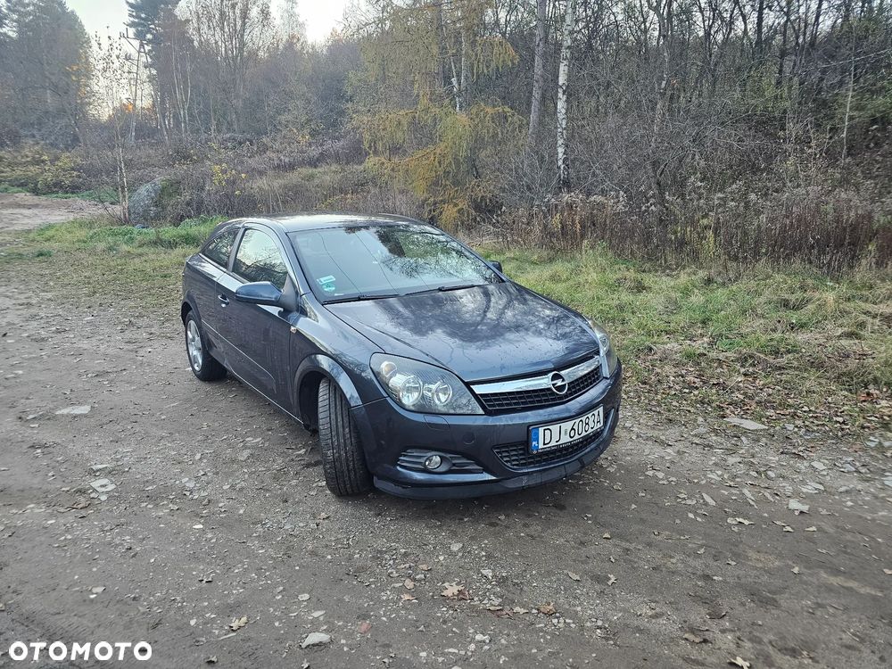 Opel Astra GTC 1.9 CDTI Cosmo - 2