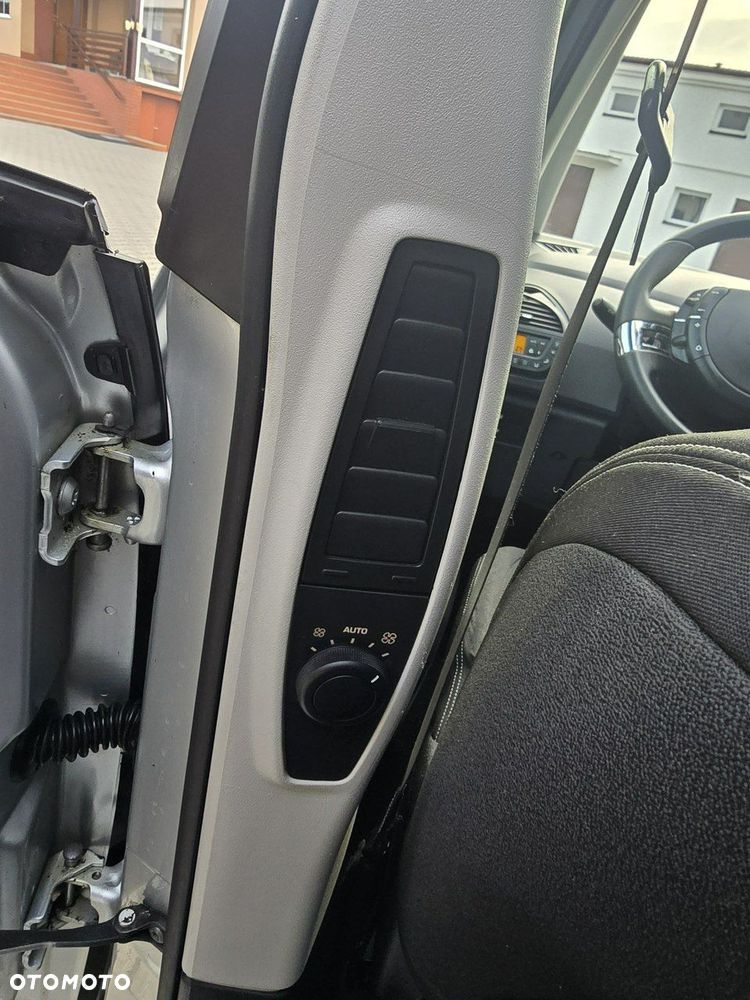 Citroën C4 Grand Picasso - 16