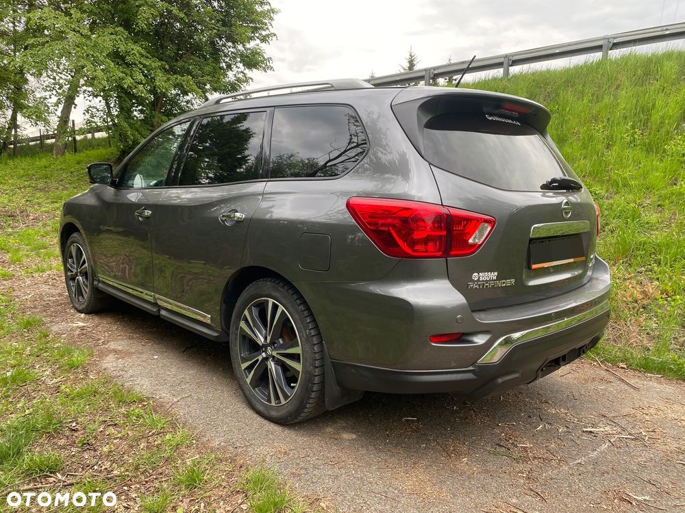 Nissan Pathfinder - 5