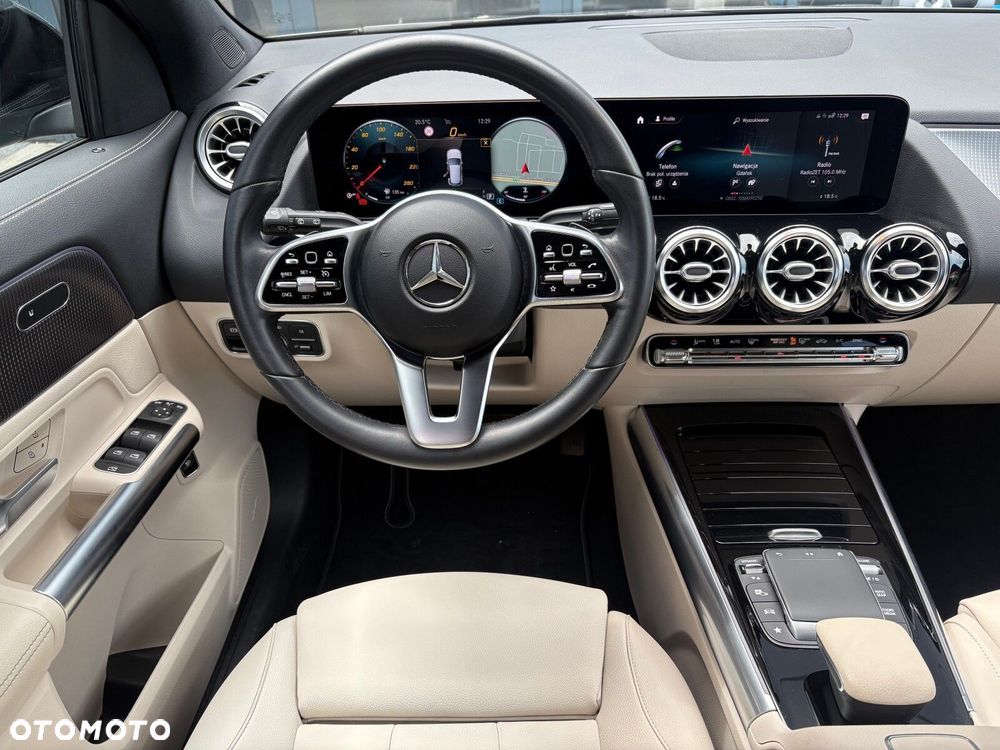 Mercedes-Benz GLA - 11