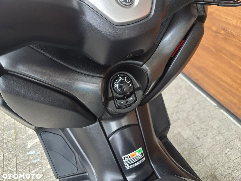 Yamaha X-max - 16