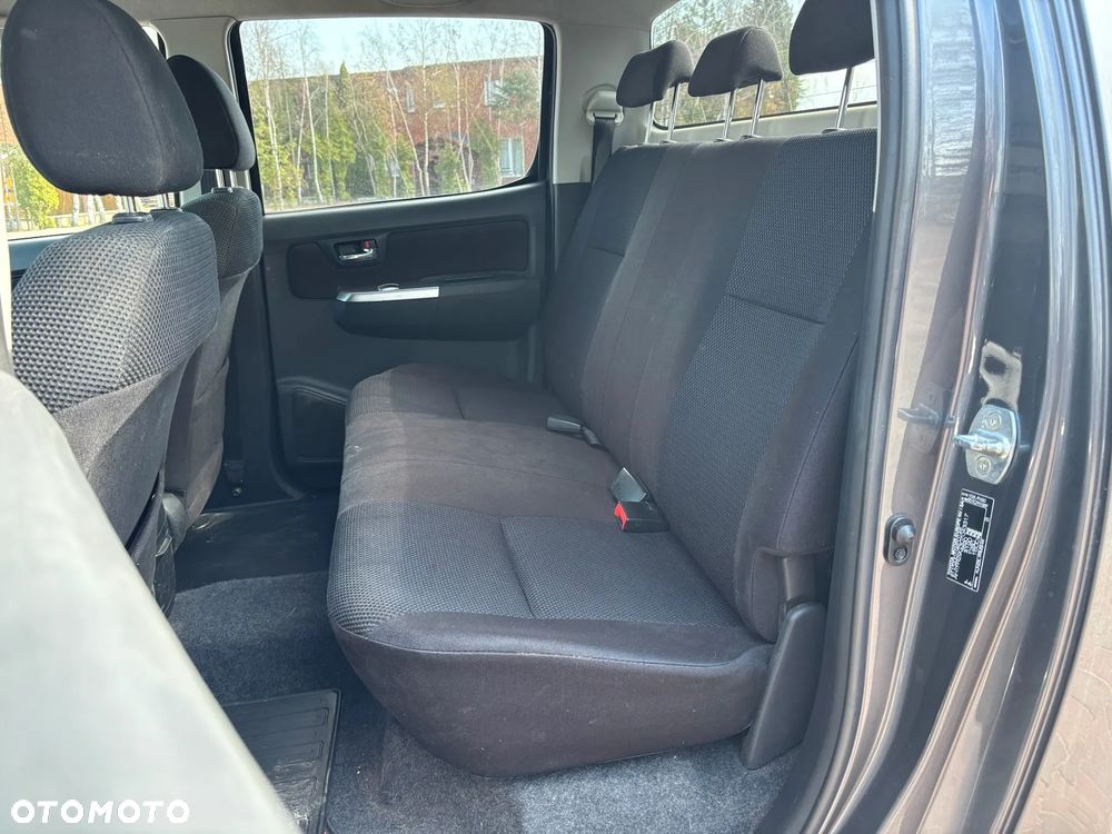 Toyota Hilux 2.5 D-4D SR5 - 16