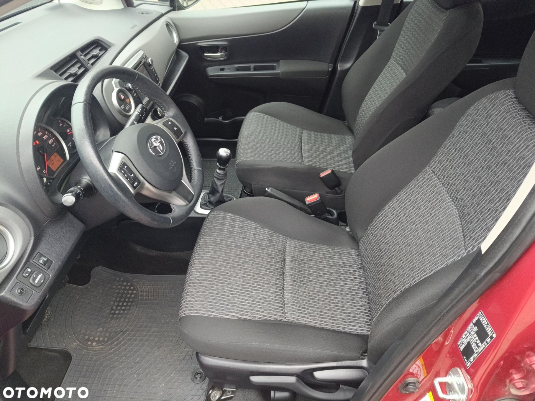 Toyota Yaris 1.33 Premium - 10