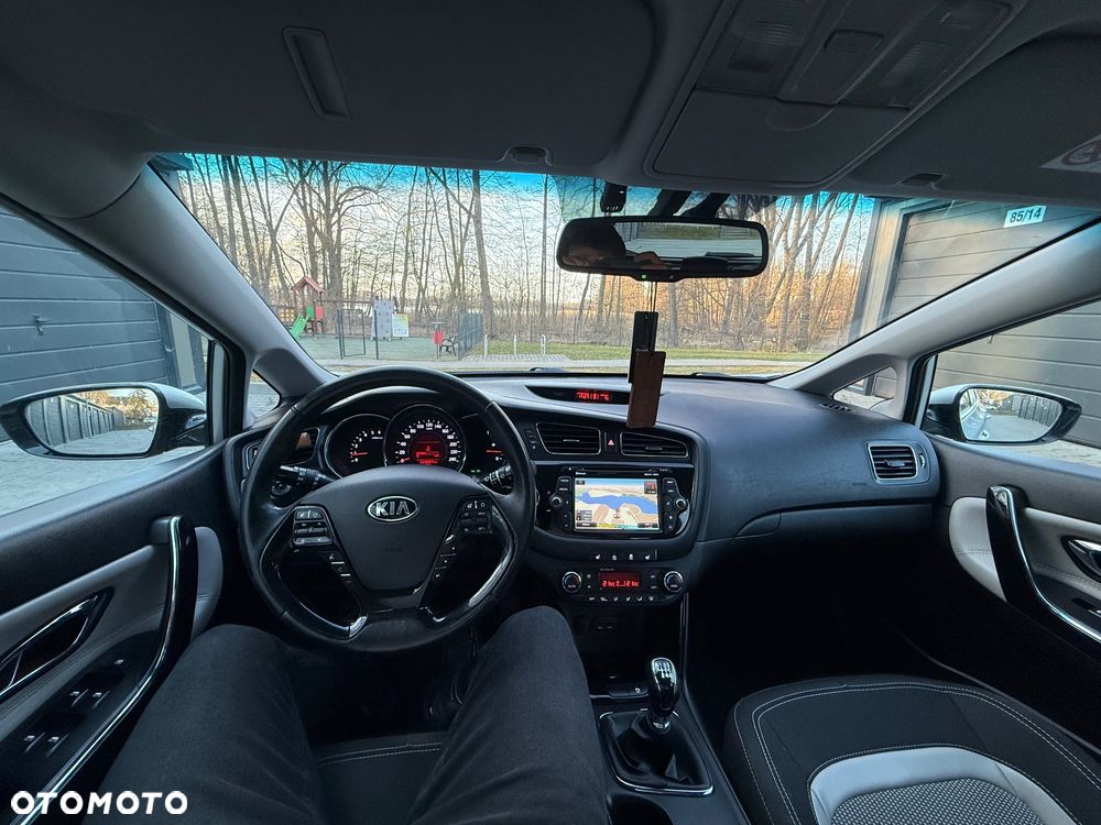 Kia Ceed 1.6 CRDi 128 Dream Team Edition - 9