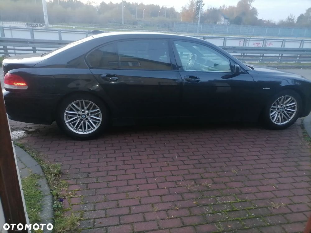 BMW Seria 7 745i L - 5