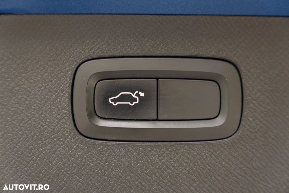 Volvo XC 90 D5 AWD Geartronic RDesign - 12