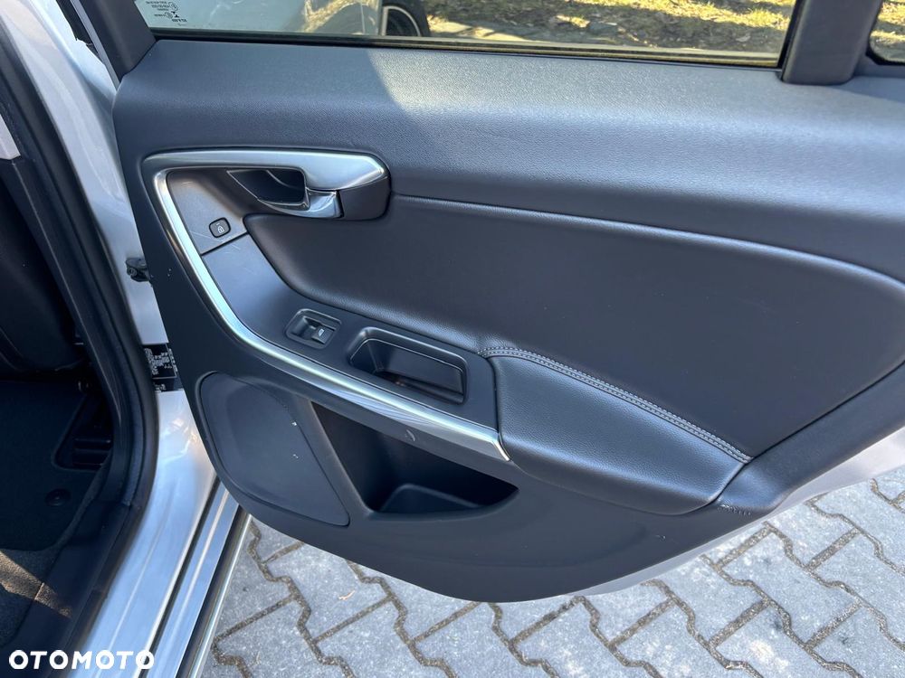 Volvo V60 D2 Drive-E Kinetic - 38