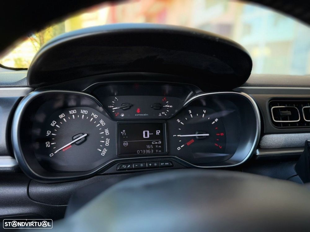 Citroën C3 1.2 PureTech Shine EAT6 - 19