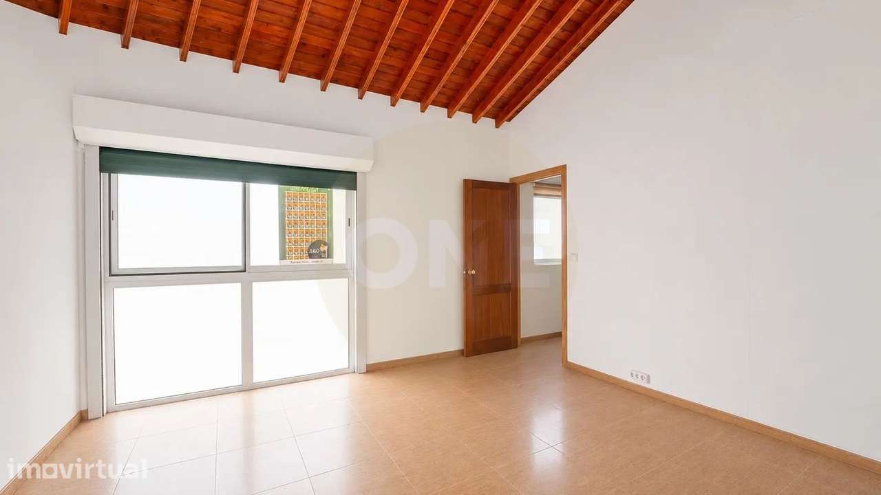ARMAZÉM PARA INVESTIMENTO - SANTA CLARA | PONTA DELGADA - Grande imagem: 3/27