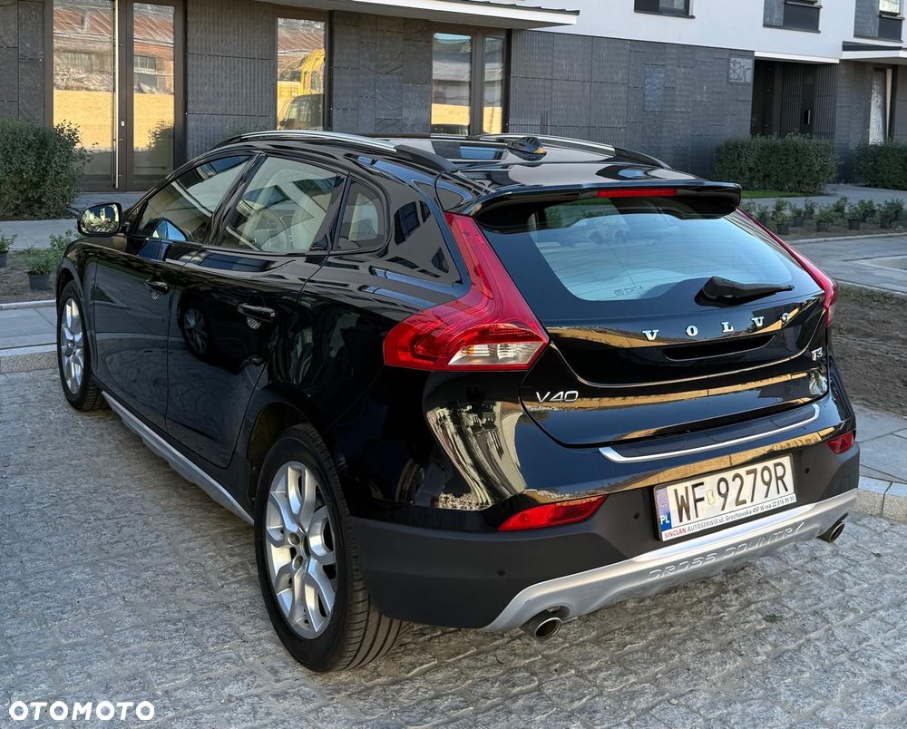 Volvo V40 Cross Country T3 Drive-E Summum - 3
