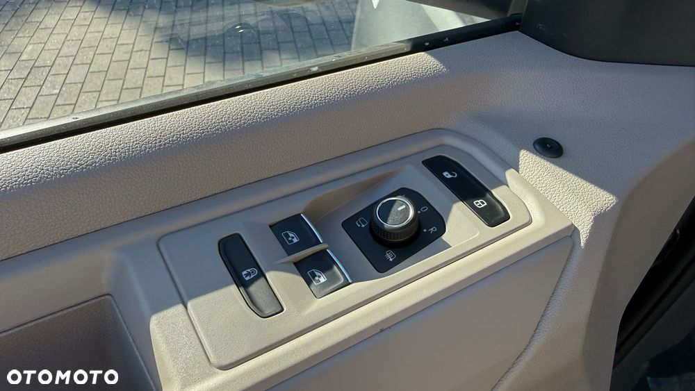 Volkswagen Multivan 2.0 TDI L2 Life DSG - 19