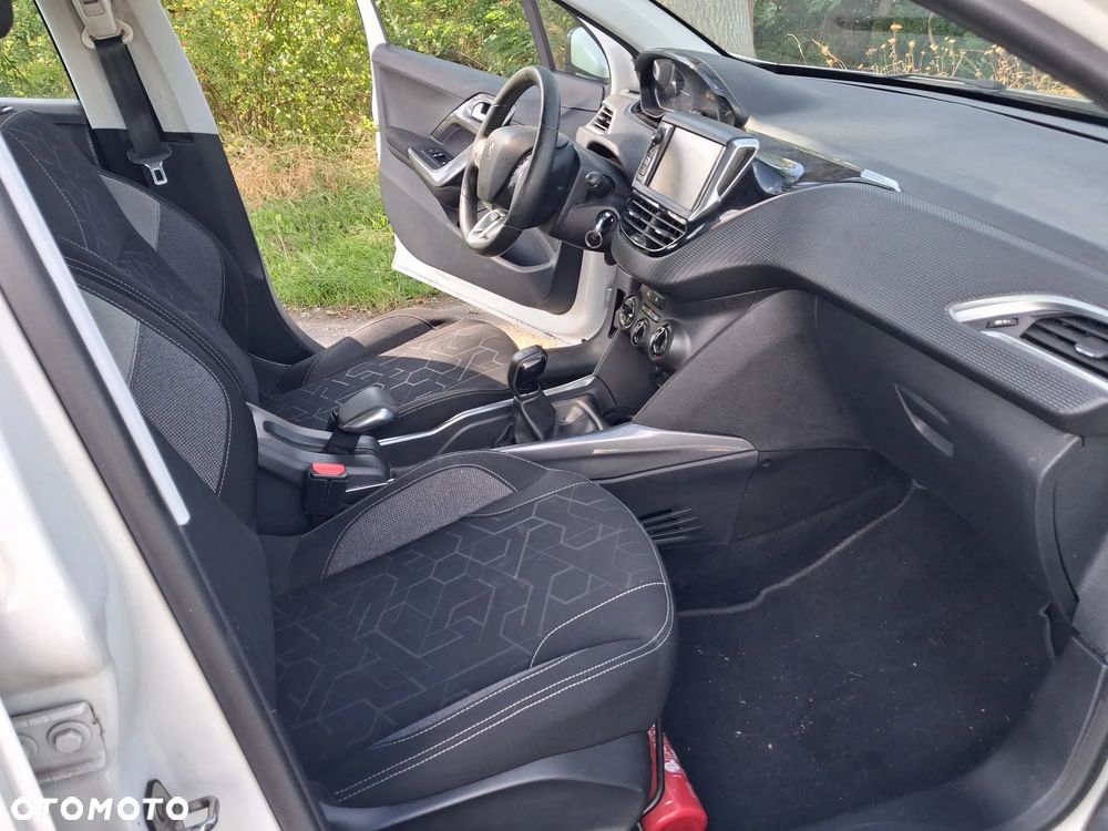 Peugeot 2008 PureTech 82 Access - 12