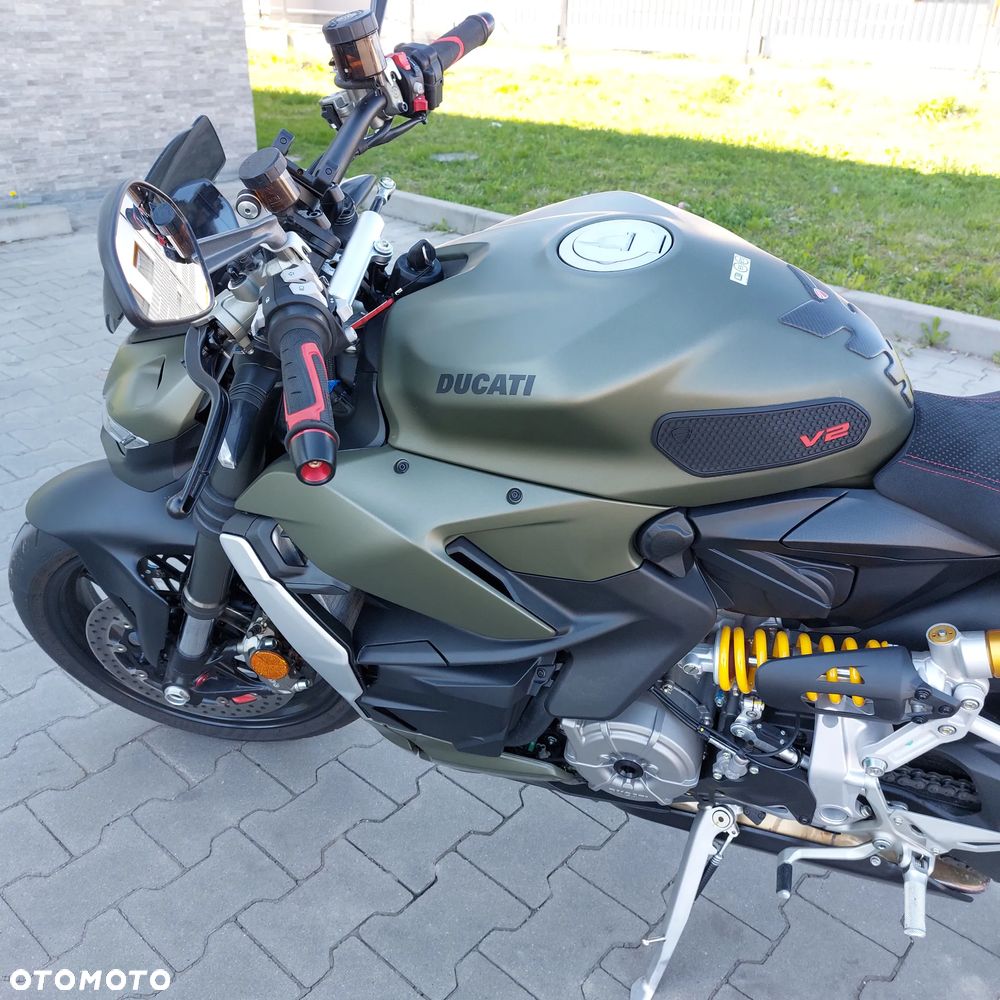 Ducati Streetfighter V2 - 10