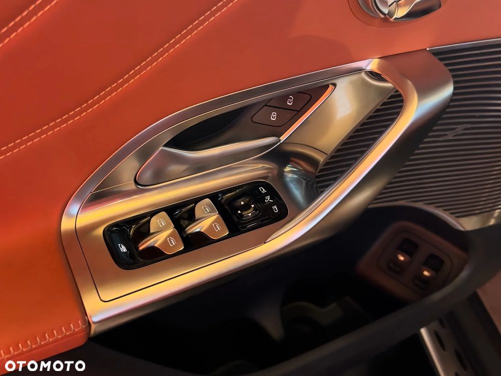 Mercedes-Benz GLC - 24