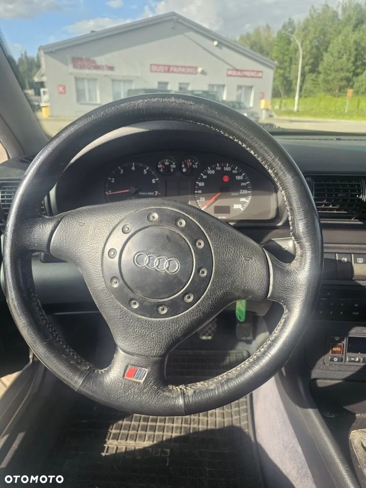 Audi A4 Limousine - 21