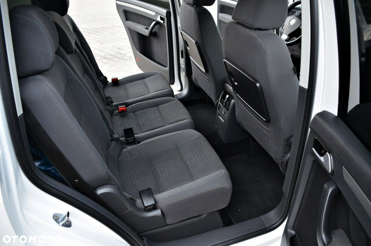 Volkswagen Touran - 7