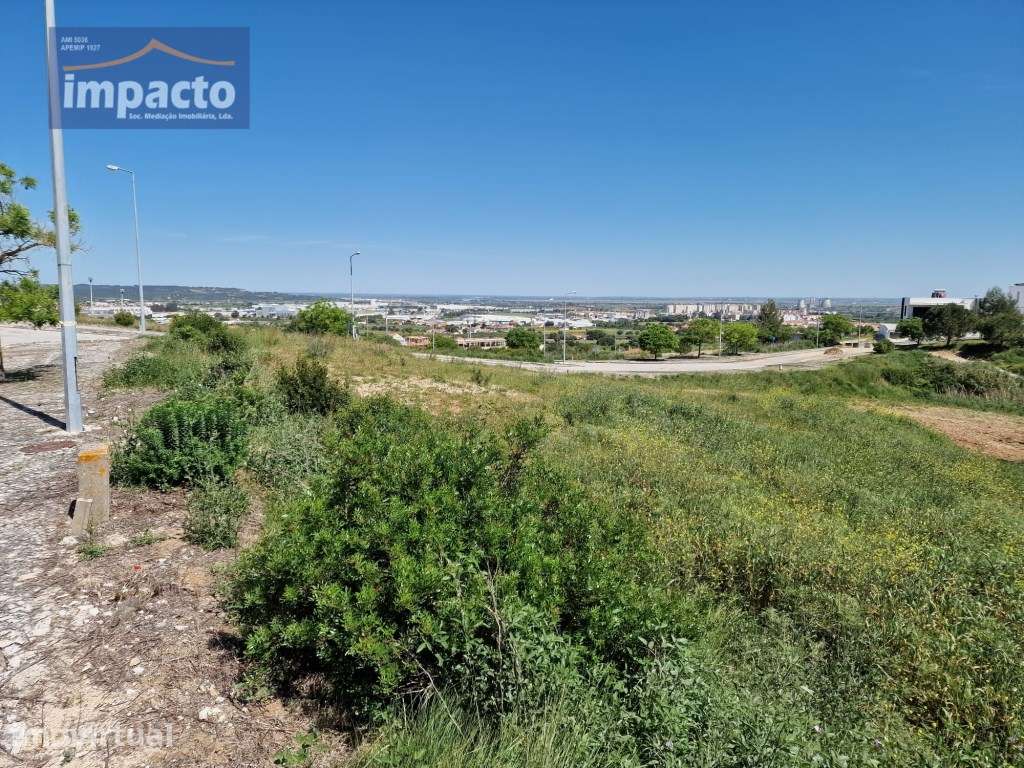 Lote de Terreno com 330 m2, na Urbanização das Fontainhas, Fase II,... - Grande imagem: 3/5