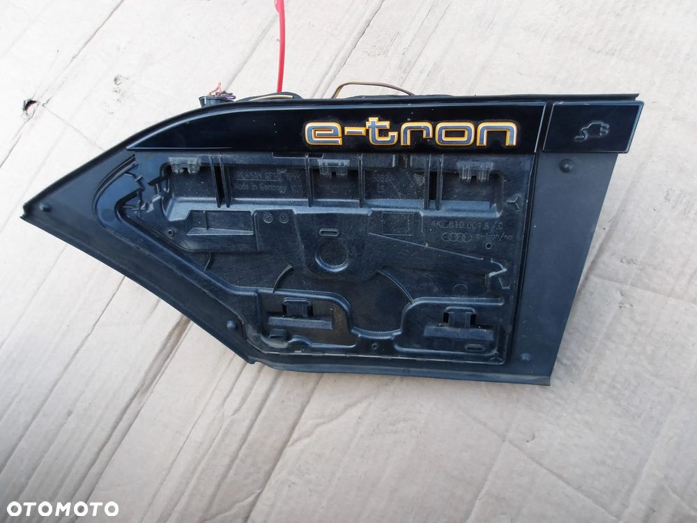 GNIAZDA LADOWANIA KLAPKA AUDI E TRON 4KE971375 - 5