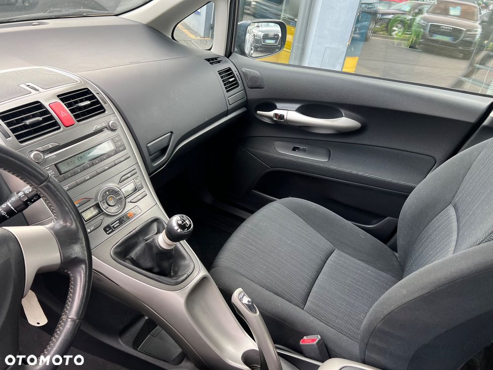 Toyota Auris 1.4 D-4D 2010 - 23
