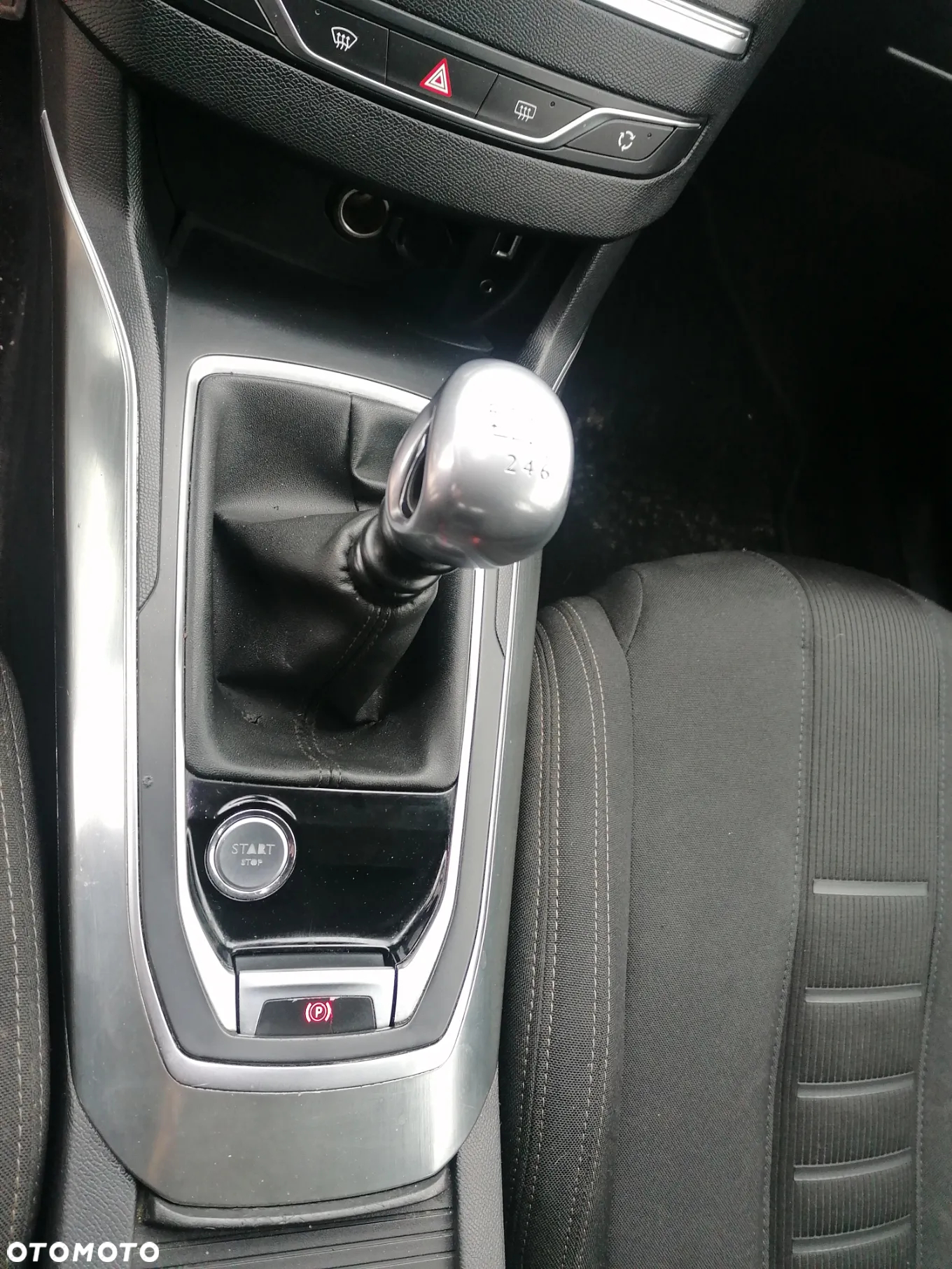 Peugeot 308 1.6 BlueHDi Allure S&S - 9