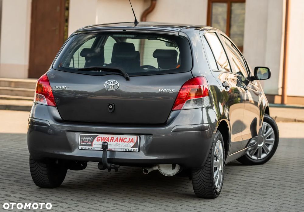 Toyota Yaris - 12