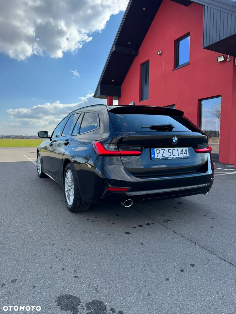 BMW Seria 3 320d Sport Line - 10