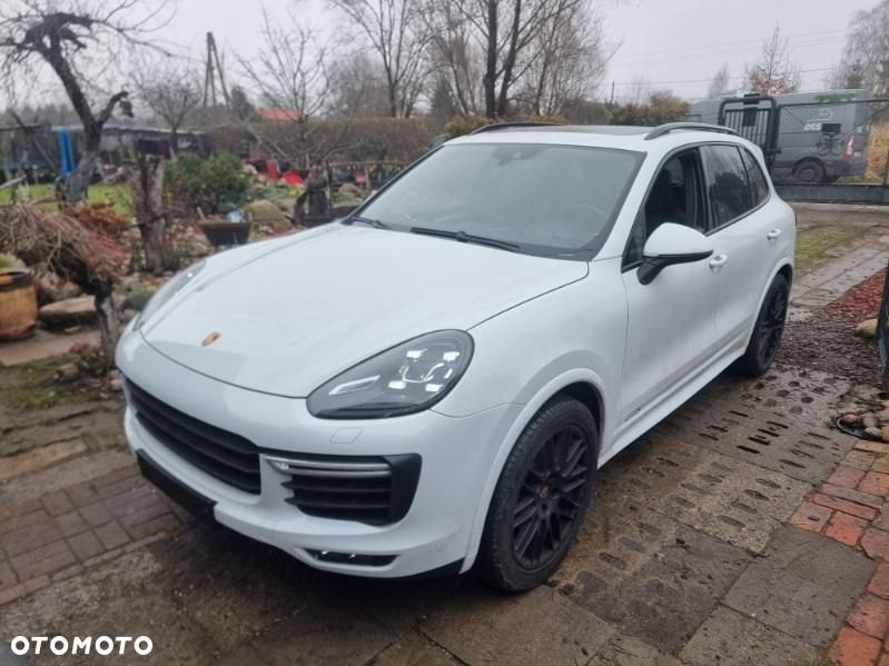 Porsche Cayenne GTS - 1