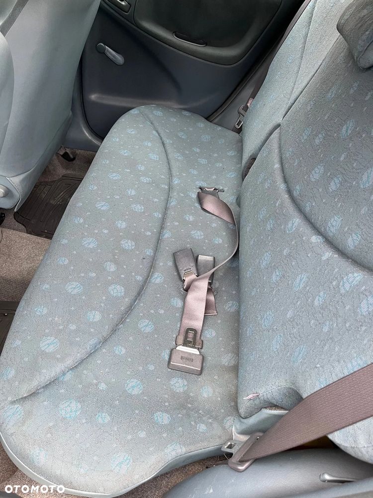 Toyota Yaris 1.0 Base - 10